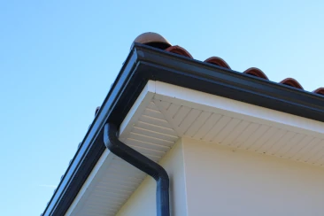 Gouttière PVC ou aluminium : que choisir ?